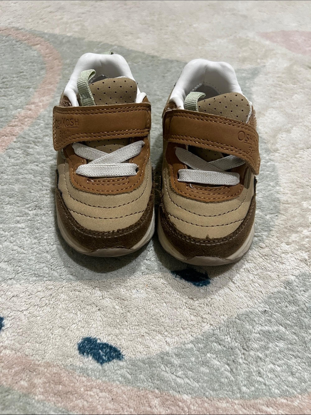 OshKosh B'gosh Brown and Tan Toddler Sneakers, Size:6M